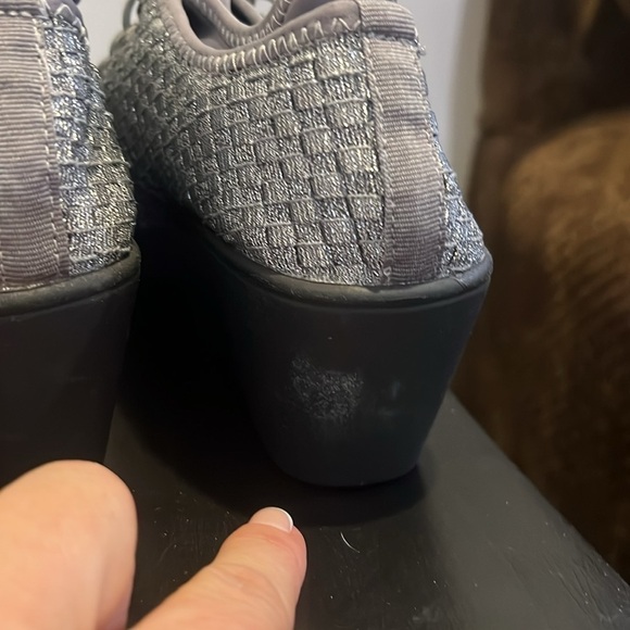 Steven Steve Madden Base Silver Metallic Adjustable Toggle Wedge SneakerSize 10 - Picture 4 of 7